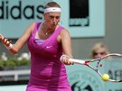 Petra Kvitov� v duelu 2. kola Roland Garros s Polkou  Urszulou Radwa�skou.