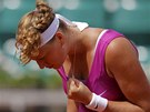Petra Kvitov� se raduje z v�t�zstv� v duelu 2. kola Roland Garros s Polkou 