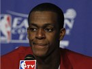 Rajon Rondo z Bostonu Celtics na tiskové konferenci. Rajon Rondo z Bostonu Celtics na tiskové konferenci.