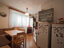 Korkové dlaždice vypadají na první pohled dobře, ale mnohé byly již poškozené. Korkové dlaždice vypadají na první pohled dobře, ale mnohé byly již poškozené.