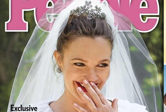 Fotky ze svatby Drew Barrymore na obálce časopisu People Fotky ze svatby Drew Barrymore na obálce časopisu People