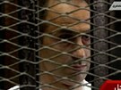 Mubarak�v syn D�am�l naslouch� vyn�en� verdiktu. Soud ho zprostil viny. (2.