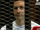 Mubarak�v syn Al� naslouch� vyn�en� verdiktu. Soud ho zprostil viny. (2.