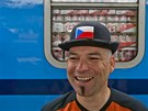ZÁSOB BYLO DOST. Nejen jídlo a pití, ve vlaku se prodávaly i p�edm�ty s...