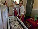 ZÁSOB BYLO DOST. Jeden agregát a p�t tísíc piv.