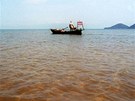 Kr�li�� ostrov (Koh Tonsay) se vyh�b� masov�mu z�jmu turist�, v�t�inou zde