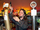 NA PIVO. Hospoda Czeski film (co� znamen� v pol�tin� tot�, co v �e�tin�