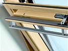 Součástí střešního okna Velux je ventilační klapka, díky které proudí vzduch do Součástí střešního okna Velux je ventilační klapka, díky které proudí vzduch do