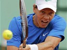 BOJ. Tom� Berdych v utk�n� t�et�ho kola Roland Garros proti Kevinu Andersonovi.