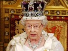 Královna Alžběta II. ve Sněmovně lordů v roce 2005 Královna Alžběta II. ve Sněmovně lordů v roce 2005