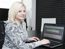 V�t�zka Hlasu �eskoSlovenska Ivanna Bagov� p�i chatu se �ten��i iDNES.cz