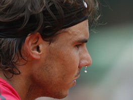 �pan�lsk� tenista Rafael Nadal v semifin�lov�m duelu Roland Garros s krajanem
