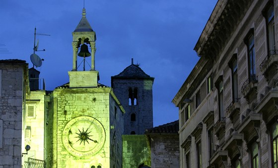 Split. Tam, kde stál opuštěný císařský palác, si lidé kdysi postavili město. A Split. Tam, kde stál opuštěný císařský palác, si lidé kdysi postavili město. A