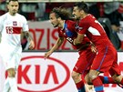 V EUFORII. Petr Jir��ek (vlevo) a Milan Baro� se raduj� z branky, kter�