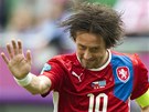 KAPITÁN. Tomá� Rosický si u�íval úsp�ný vstup do zápasu, o polo�ase v�ak musel...