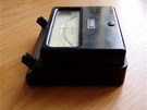 Galvanometr po tat�nkovi je st�le funk�n�.