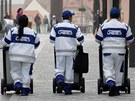 Meta�i technick�ch slu�eb v Chebu maj� nov� uniformy a voz�ky.