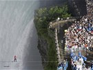 Wallenda u c�le sv�ho artistick�ho kousku (15. �ervna 2012)