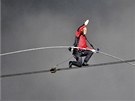 Wallenda pos�l� div�k�m vzu�n� polibek (15. �ervna 2012)