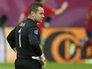 P�EKONAN�. Irsk� g�lman Shay Given pr�v� inkasoval z kopa�ky �pan�la Torrese.