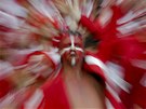 DÁNSKÝ SV�T. Fanou�ek dánských fotbalist� p�ed zápasem s N�meckem.