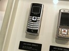 Muzeum Samsung - SCH-B100, prvn� mobiln� telefon s p��jmem satelitn� DMB