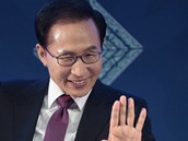 I Mjong-bak, prezident Korejsk� republiky, spoluautor zde publikovan�ho textu,