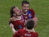 G�L! �e�t� fotbalist� se raduj� z trefy Petra Jir��ka, kter� v 72. minut�