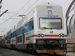 Nov� spojen� - CityElefant jede z Libn� na Masarykovo n�dra��.