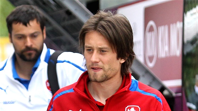 JAK JE NA TOM? Kapitán české reprezentace Tomáš Rosický se objevil na tréninku, JAK JE NA TOM? Kapitán české reprezentace Tomáš Rosický se objevil na tréninku,