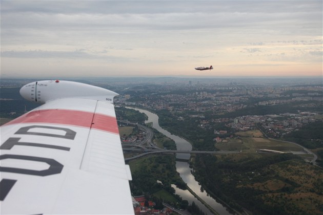 Sledujeme zbytky �elezné opony a signálních cest. Mí�íme do N�mecka. To ze