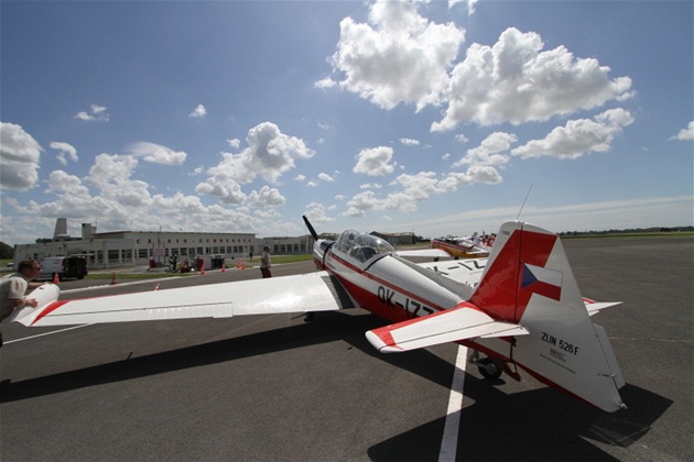 Calais Dunkerque. Men�í konflikt s pilotem helikoptéry, který velmi ne�ikovn�