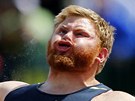 Americký koula� Kurtis Roberts na závodech v oregonském Eugene, kde se...