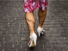 Jehly, vypracovaná lýtka a ko�i�í hlavy. �pan�l�tí homosexuálové závodili v...