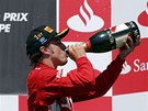 ��ZE�. Fernando Alonso si vychutn�v� �umiv� v�no po v�t�zn�m z�vod� ve