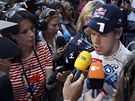 CO SE STALO? Sebastien Vettel vysv�tluje novin���m, pro� musel odstoupit z