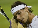 ASI TO NEP�JDE. Zklaman� Rafael Nadal po proh�e s �esk�m tenistou LUk�em...