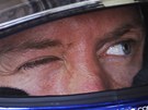 MRKNU NA TO A UVID�ME. N�meck� pilot Sebastian Vettel se chystal na kvalifikaci