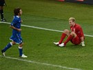 DOKON�NO. Andrea Pirlo dokon�il sv�j panenkovsk� dloub�k, brank�� Joe Hart sed�