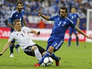 TVRD� SKLUZ. N�meck� z�lo�n�k Bastian Schweinsteiger (v b�l�m) se sna�� obrat o