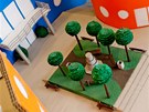 Sout� o nejlep�í �kolní budovu z ekologické lepenky. Dvorana �koly na modelu...