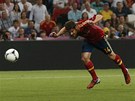 G�LOV� HLAVI�KA. Xabi Alonso za okam�ik po�le �pan�lsko do veden�.
