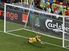 B�EVNO! Portugalsk� stoper Bruno Alves ve �tvrt� s�rii nedal. �pan�l� tak maj�...