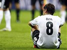 N�MECKÝ SMUTEK. Mesut Özil letos vyhrál s Realem Madrid �pan�lskou ligu, s
