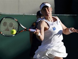 M�LO. Elena Baltachaov� prohr�la ve druh�m kole Wimbledonu s Petrou Kvitovou.