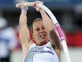 ODRAZ. �e�ka Ji�ina Pt��n�kov� p�i jednom z pokus� v sout�i ty�ka�ek.