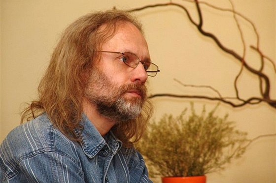 Básník a literární historik Petr Hruška při setkání s krajany, které se Básník a literární historik Petr Hruška při setkání s krajany, které se