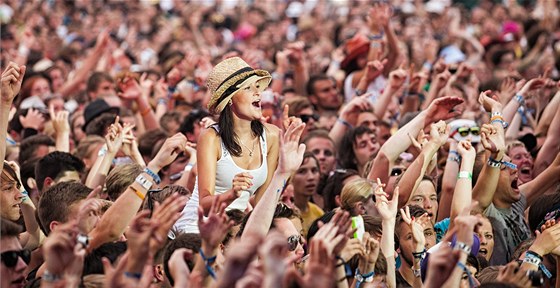 Vystoupen� kapely The Kooks ukon�ilo �tvrte�n� hudebn� program. Bl��c� se...