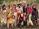 Indiáni se na Poslední indiánské války pořádně vyšňořili. Březno u Chomutova Indiáni se na Poslední indiánské války pořádně vyšňořili. Březno u Chomutova
