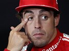 TENTOKR�T TO NEVY�LO. Pilot st�je Ferrari Fernando Alonso na tiskov� konferenci